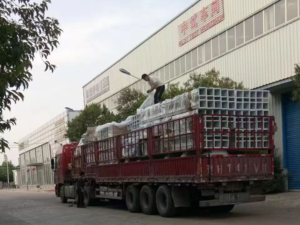 日產(chǎn)300噸<a href=http://www.gczcqf.cn/product/ target=_blank class=infotextkey>玉米深加工設(shè)備</a>發(fā)貨現(xiàn)場