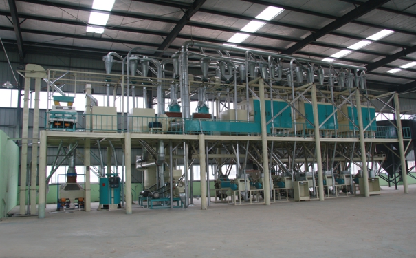 河北邯鄲日產80噸玉米深加工機械加工現(xiàn)場